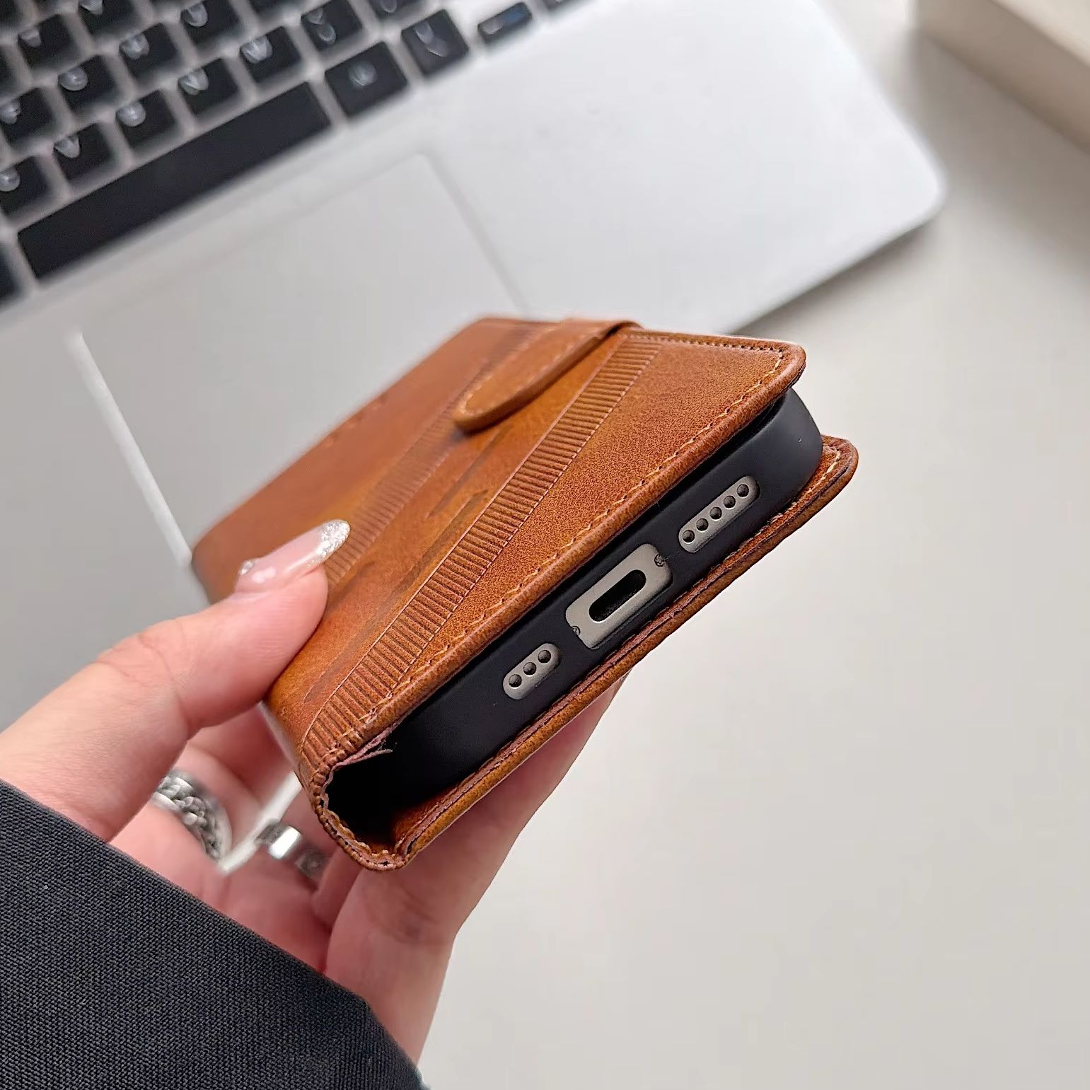 Custodia a Portafoglio in Pell - Leather Card Wallet recensione e prezzo